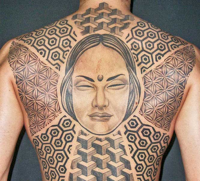 tetování hlava a tribal